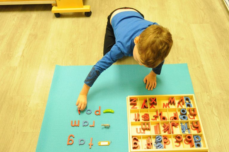 Why is Montessori a Better Option for Preschoolers than Traditional Preschools?